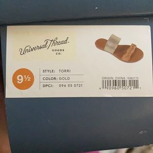 Universal thread torri sandals 9.5